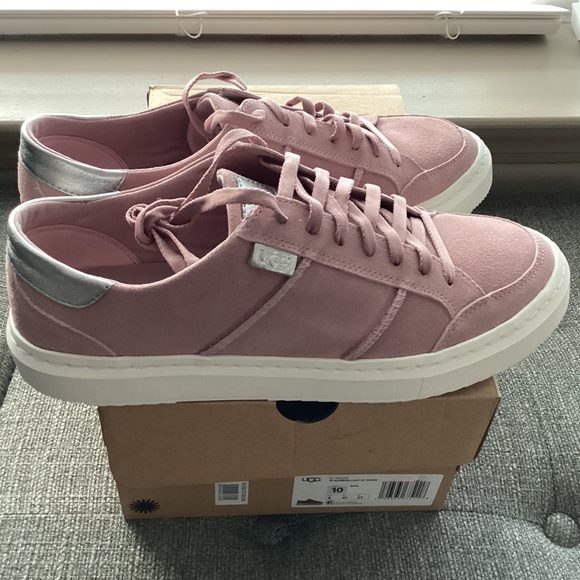 UGG® Alameda Lace-Up Sneaker (Women) 10M - Picture 11 of 12